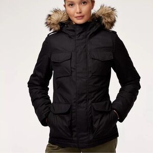 TNA Aritzia Niseko Parka Faux Fur Lined Jacket Hood Full-Zip Goose Down Black